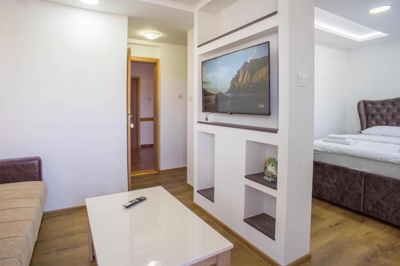 Hotel Pavlovic Žabljak Buitenkant foto